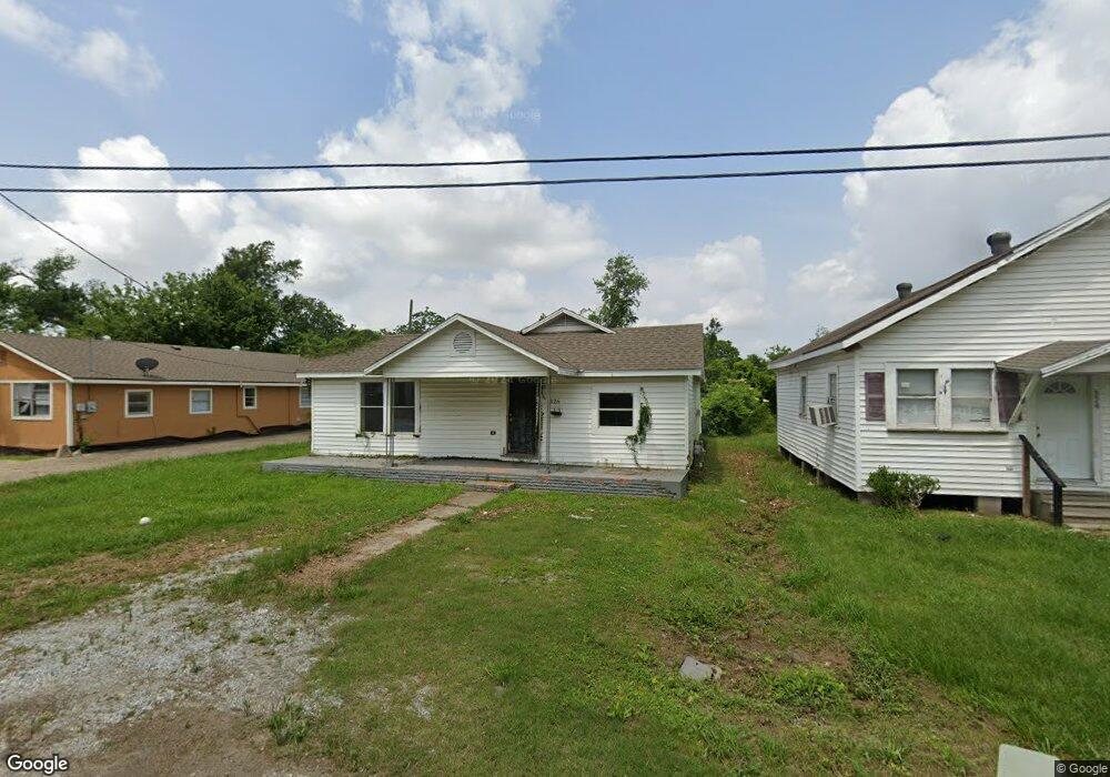 326 White St, Lake Charles, LA 70601 - photo 1