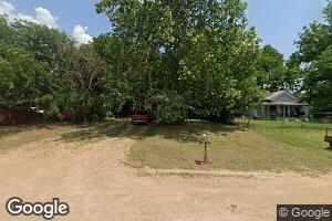 306 S Broadway St, Tishomingo, OK 73460