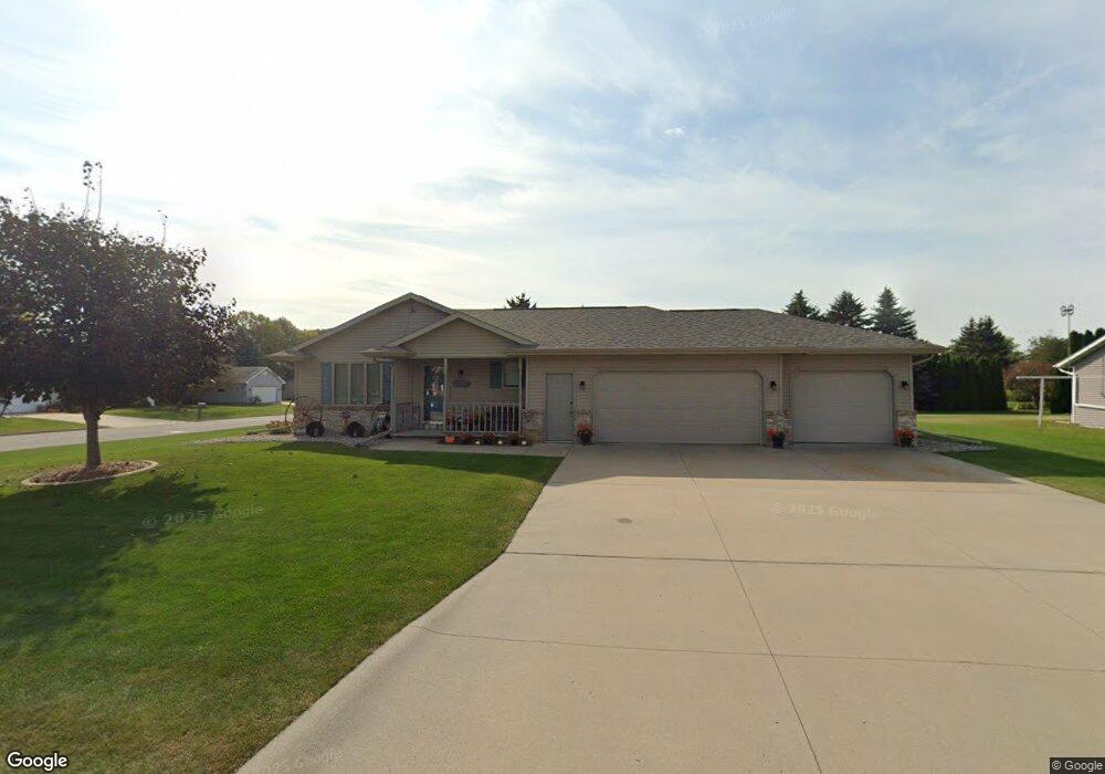 2005 W Hiawatha Dr, Appleton, WI 54914 - photo 1