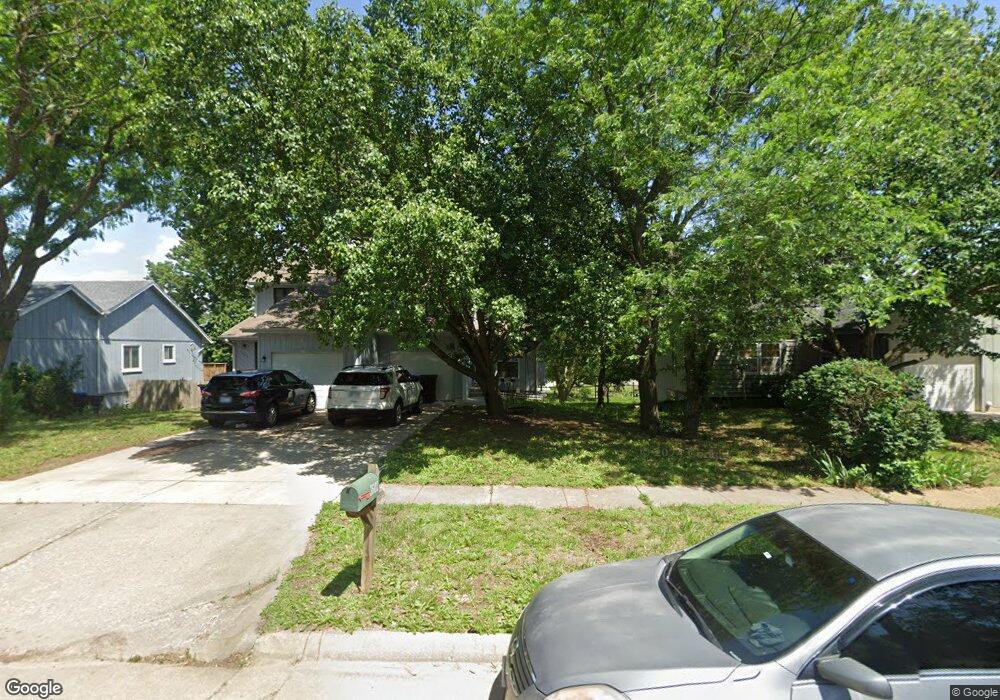 3602 SW Eveningside Dr, Topeka, KS 66614 - photo 1