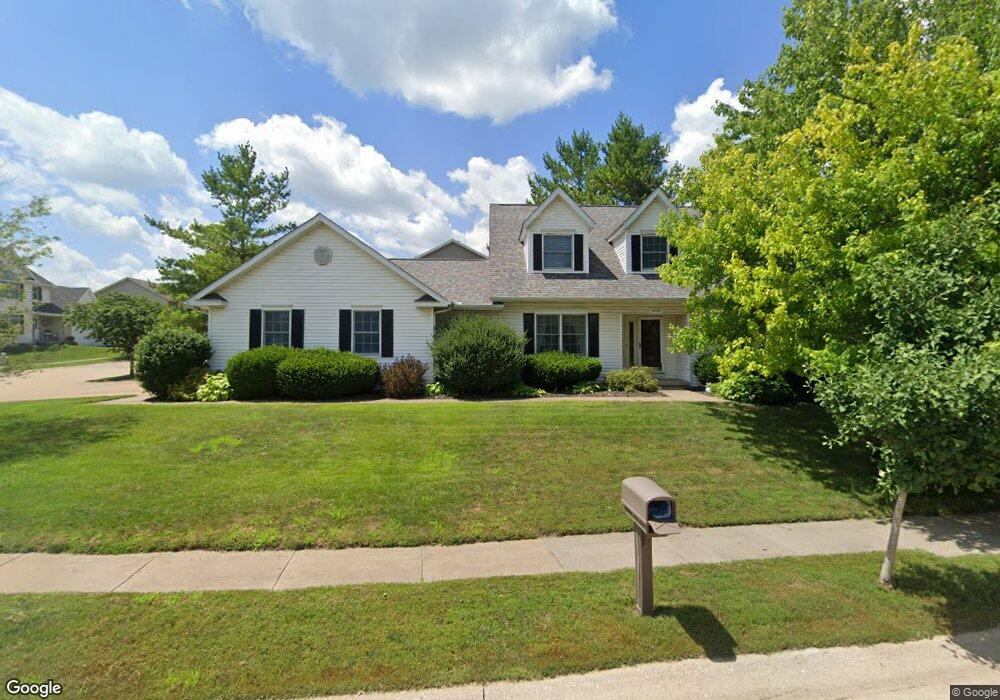 1610 Spring Green Dr, Davenport, IA 52804 - photo 1