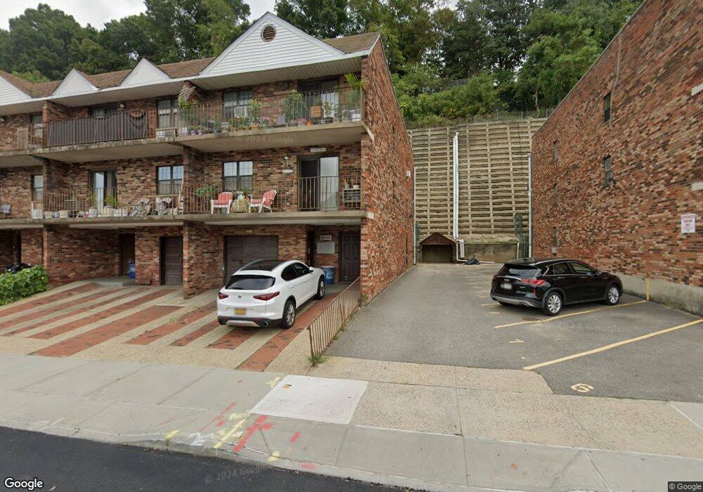 6509 242nd St unit 5B, Little Neck, NY 11362 - photo 1