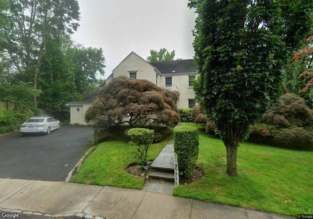 8 Lincoln Rd, Great Neck, NY 11021 - photo 1