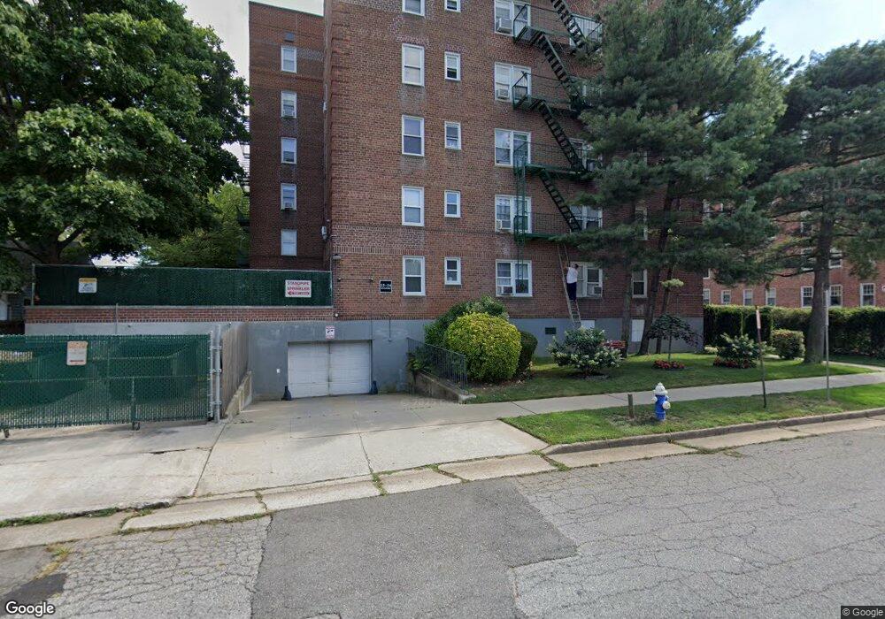 22-24 Mulford Place unit 5D, Hempstead, NY 11550 - photo 1