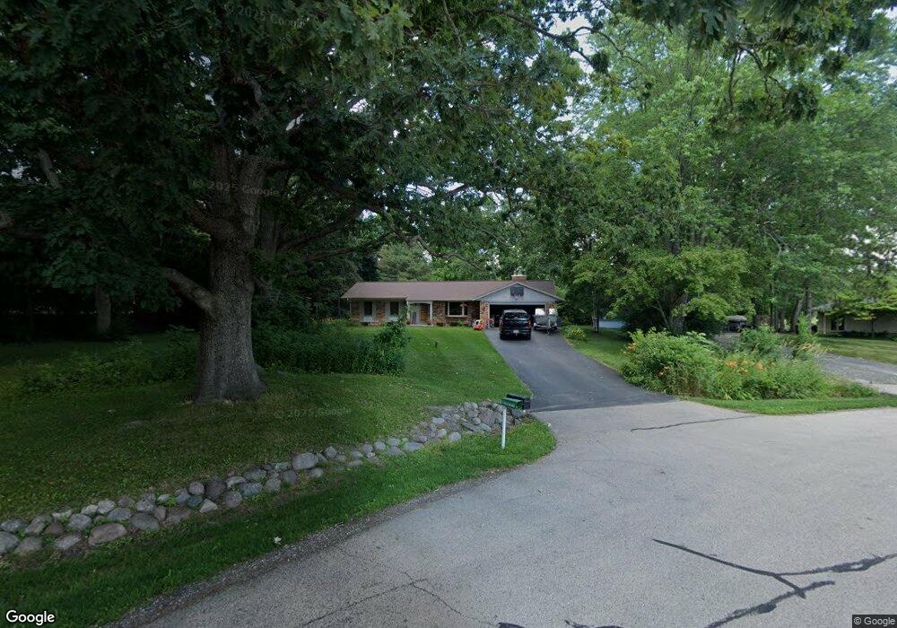 N50W27636 N Courtland Cir, Pewaukee, WI 53072 - photo 1