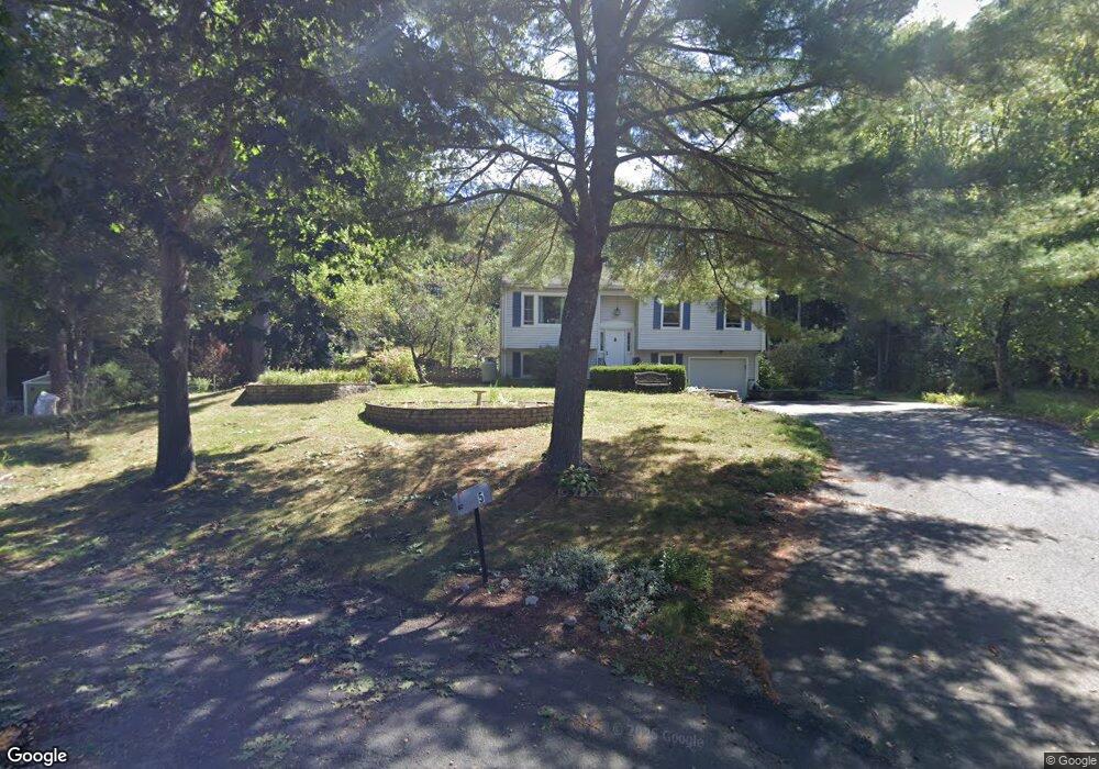 5 Dwight Cir, Amherst, MA 01002 - photo 1