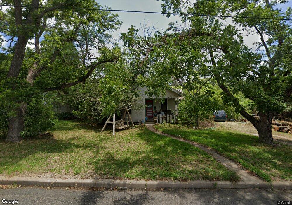 316 W Morse St, Fredericksburg, TX 78624 - photo 1