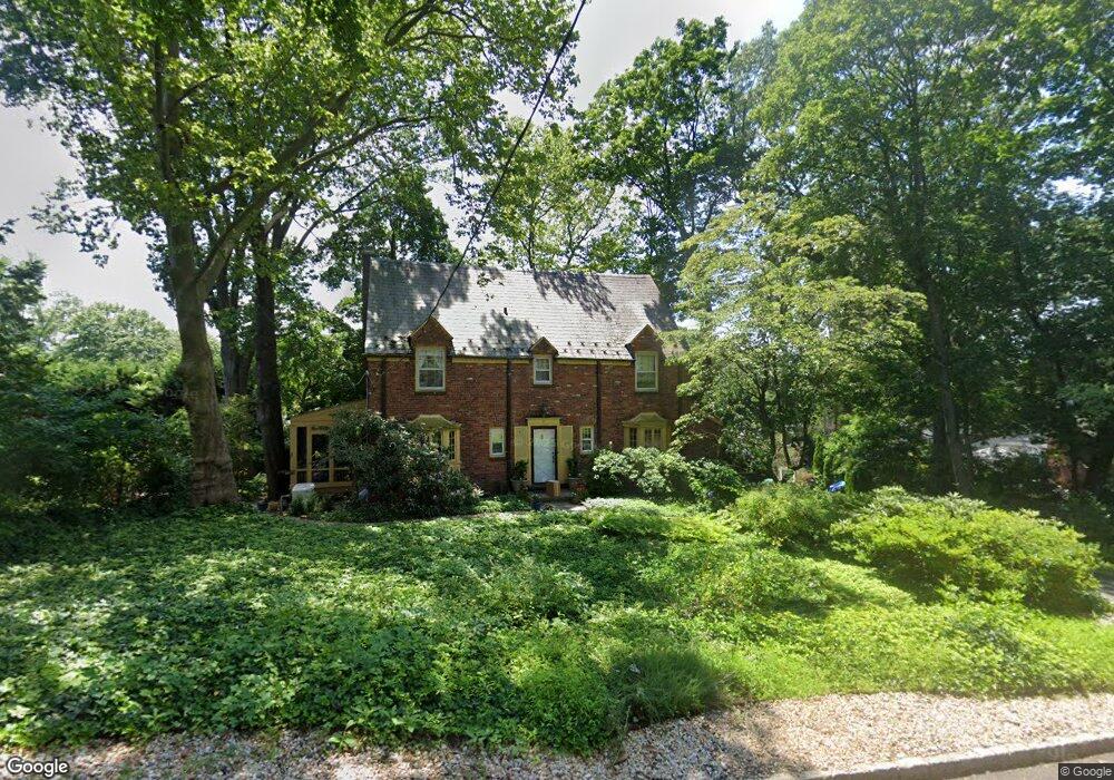 7 Oakland Dr, Port Washington, NY 11050 - photo 1