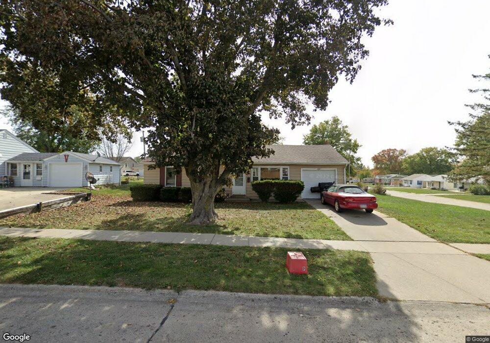 2201 S 5th Ave E, Newton, IA 50208 - photo 1
