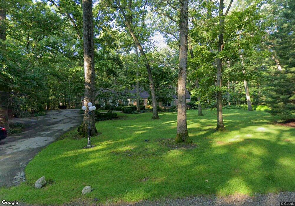 5040 Deep Wood Rd, Bloomfield Hills, MI 48302 - photo 1