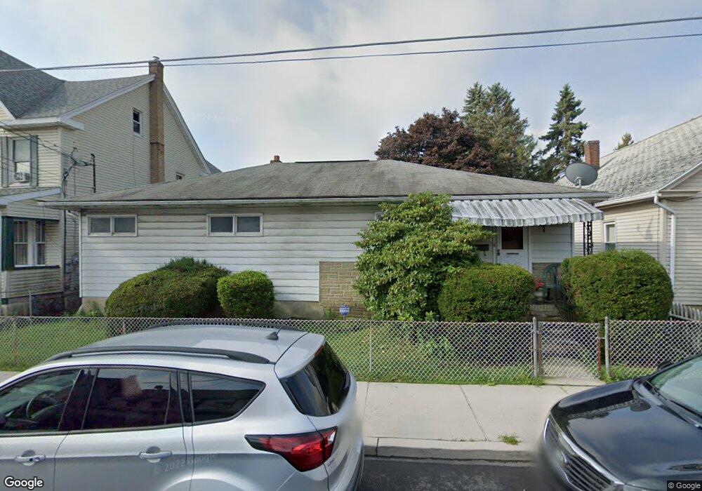 318 E Beech St, Hazleton, PA 18201 - photo 1