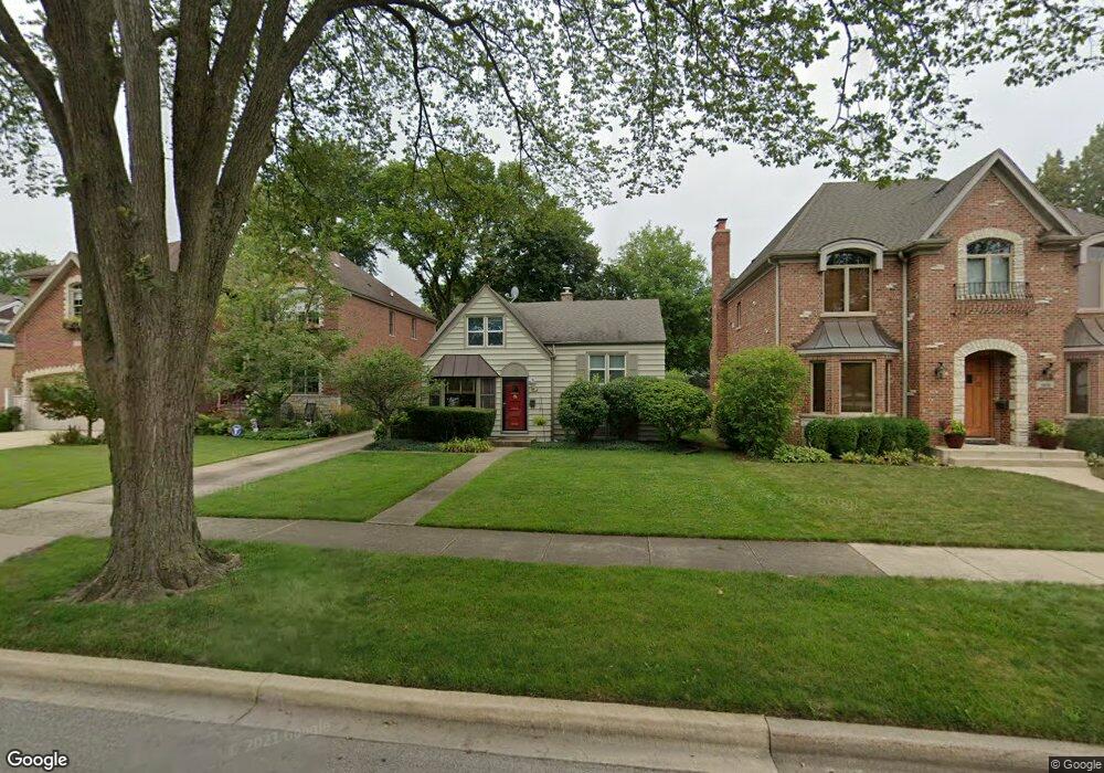 672 S Mitchell Ave, Elmhurst, IL 60126 - photo 1