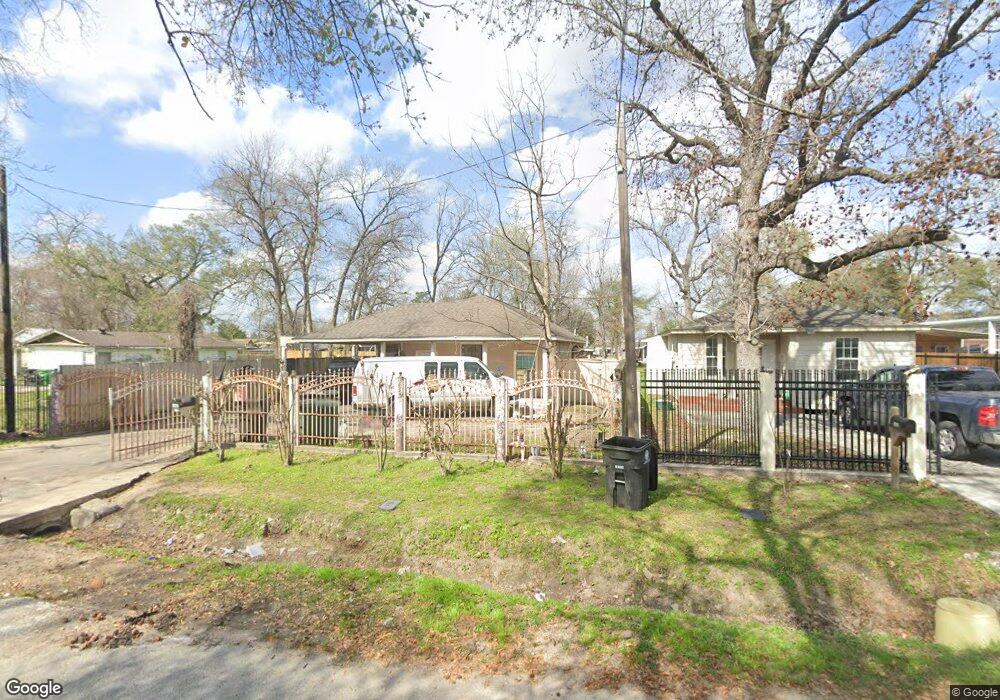 1403 Firnat St, Houston, TX 77022 - photo 1