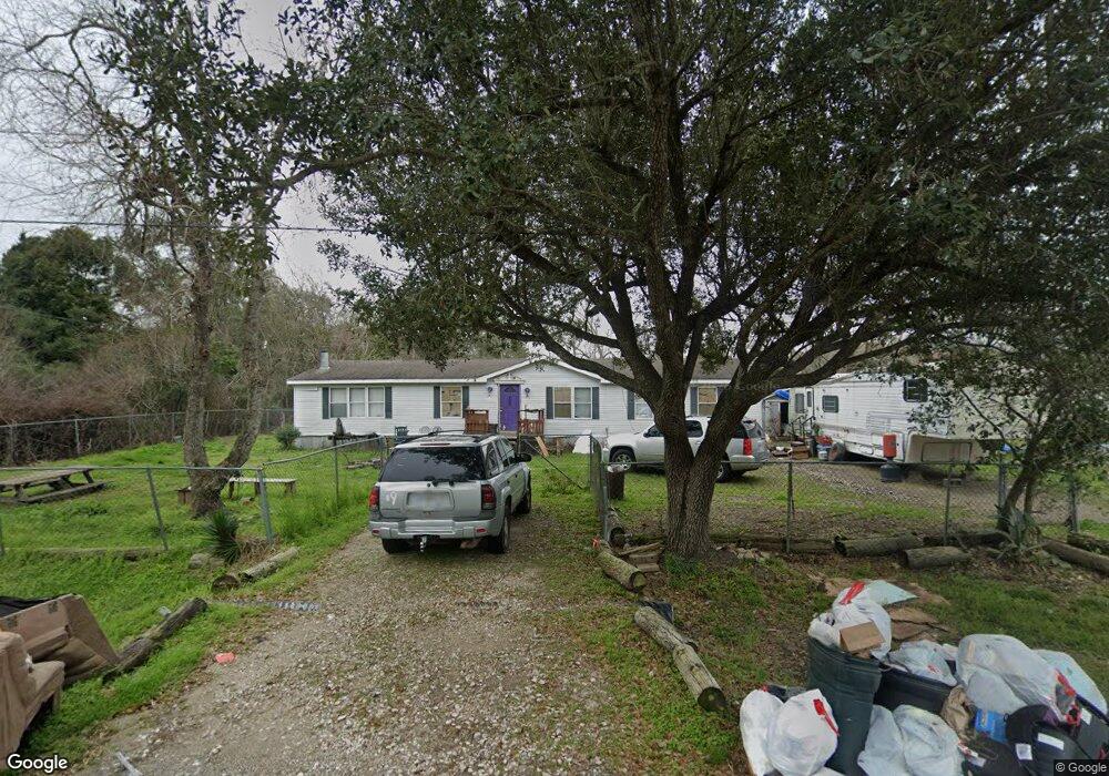 202 Avenue B, Alvin, TX 77511 - photo 1