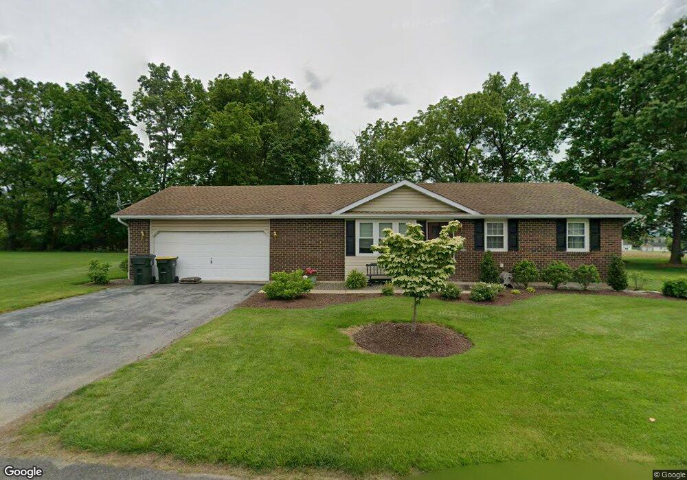 6120 Lone Pond Ln, Allentown, PA 18104 - photo 1