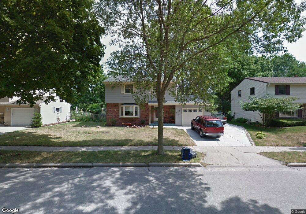 2143 Empire Dr, Waukesha, WI 53186 - photo 1