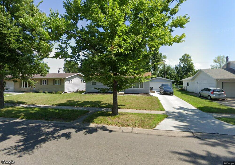 1915 S 17th St, Grand Forks, ND 58201 - photo 1