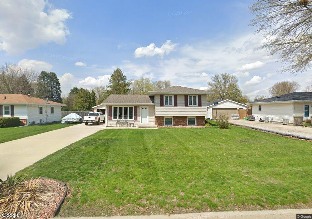1310 S 13th Ave E, Newton, IA 50208 - photo 1