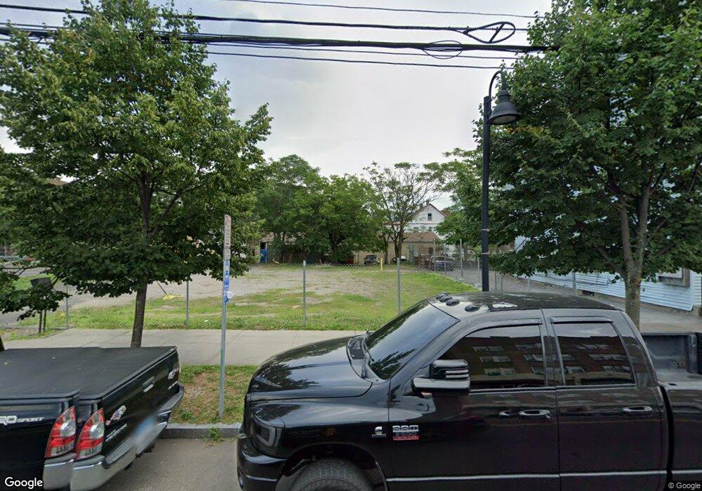 690 Pacific St, Stamford, CT 06902 - photo 1