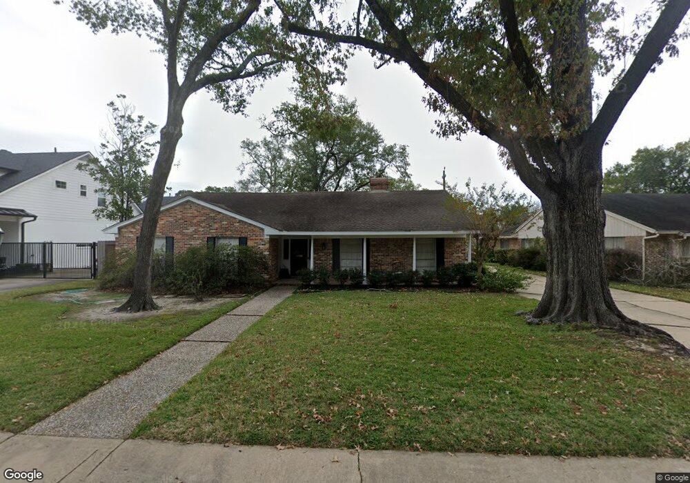 10035 Chevy Chase Dr, Houston, TX 77042 - photo 1