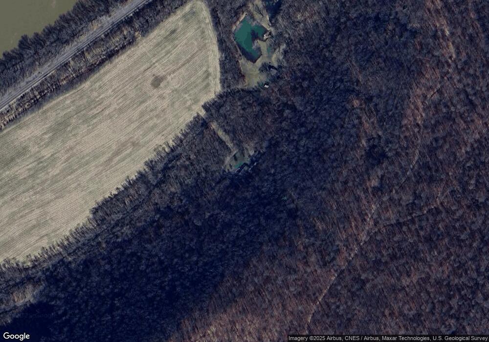 698 Slonaker Ln, Berkeley Springs, WV 25411 - photo 1