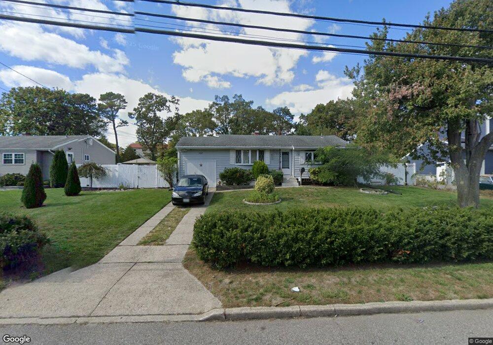 162 Dovecote Ln, Central Islip, NY 11722 - photo 1