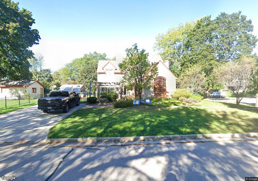 605 W Glenview Ave, Oconomowoc, WI 53066 - photo 1