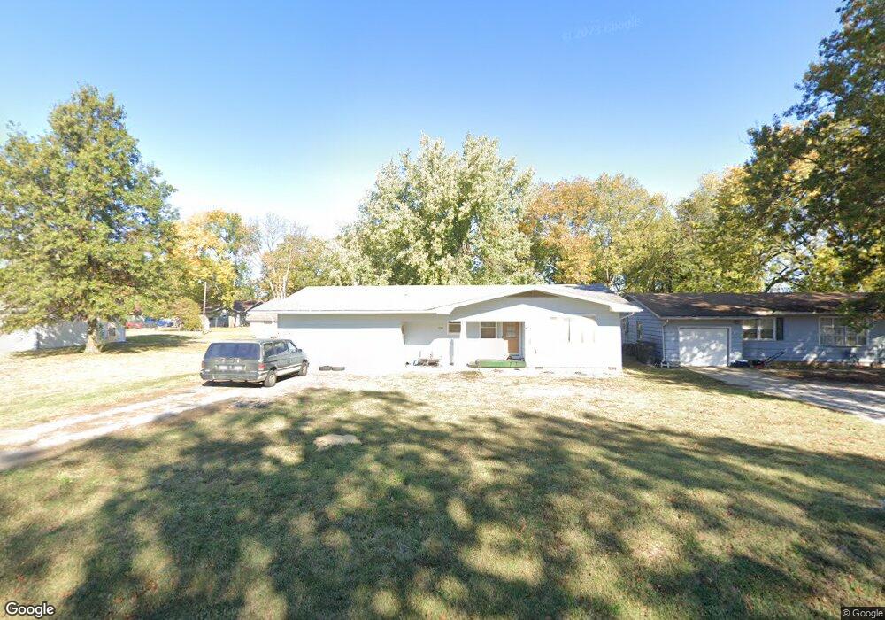 1009 E 4th St, Altamont, KS 67330 - photo 1