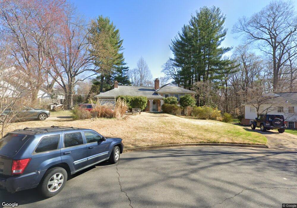 5842 Bermuda Ct, McLean, VA 22101 - photo 1