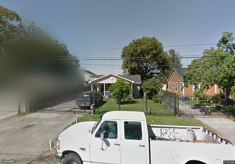 613 Frisco St, Houston, TX 77022 - photo 1