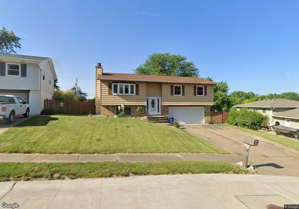 2523 W 45th St, Davenport, IA 52806 - photo 1