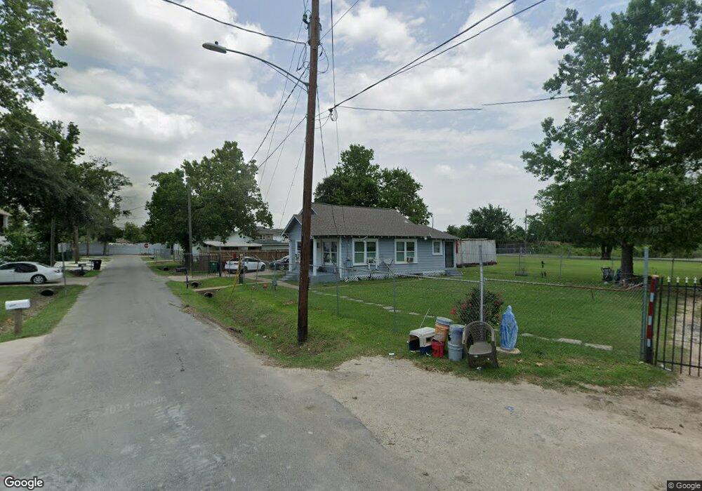 8018 Virgil St, Houston, TX 77088 - photo 1