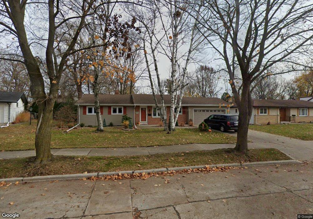 937 N 24th St, Manitowoc, WI 54220 - photo 1