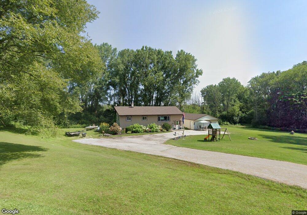 7460 Glacier Dr, West Bend, WI 53090 - photo 1