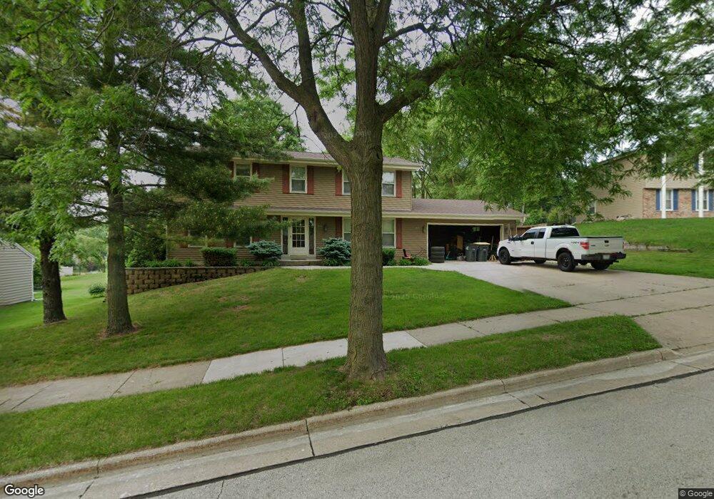 1935 Fieldcrest Ln, Waukesha, WI 53186 - photo 1