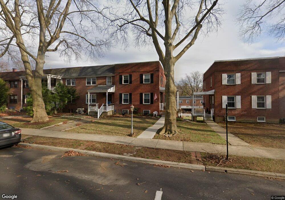 211 Sycamore Rd, Reading, PA 19611 - photo 1