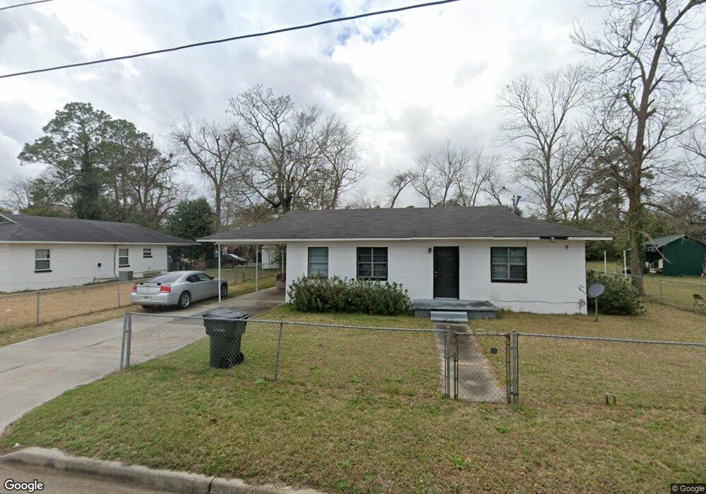 2 S Claxton Ave, Claxton, GA 30417 - photo 1