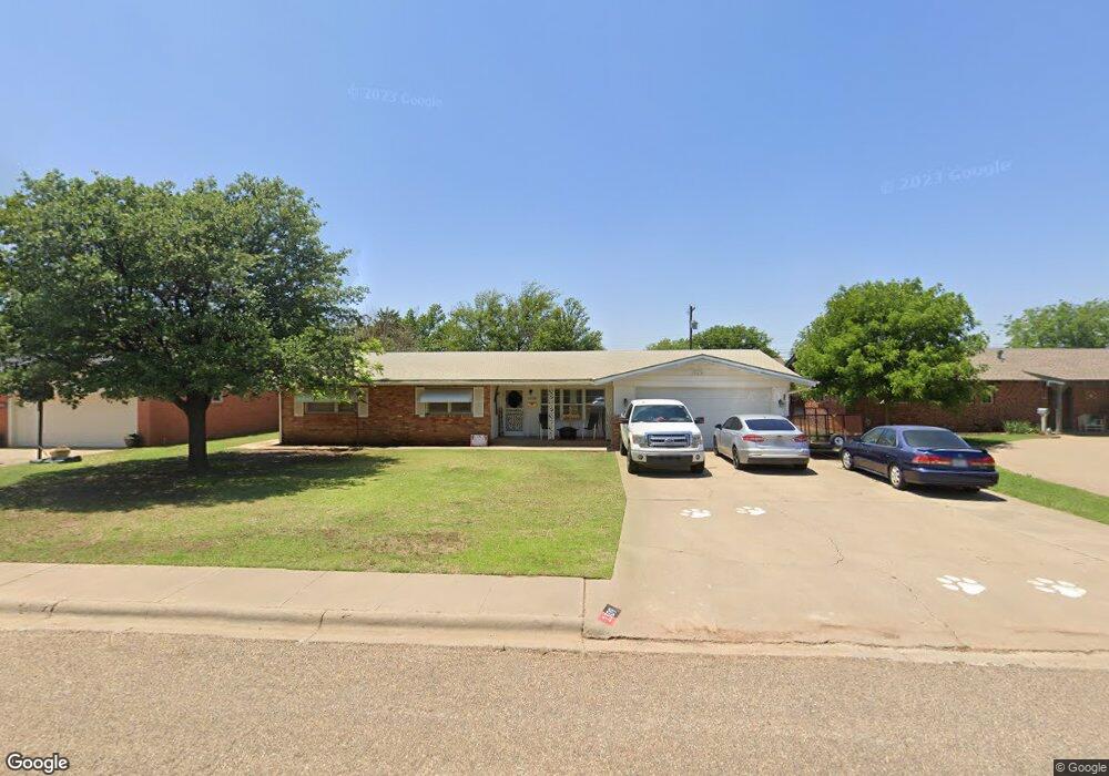1309 Floydada St, Plainview, TX 79072 - photo 1