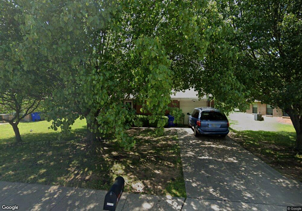 709 Park Place, Whitesboro, TX 76273 - photo 1