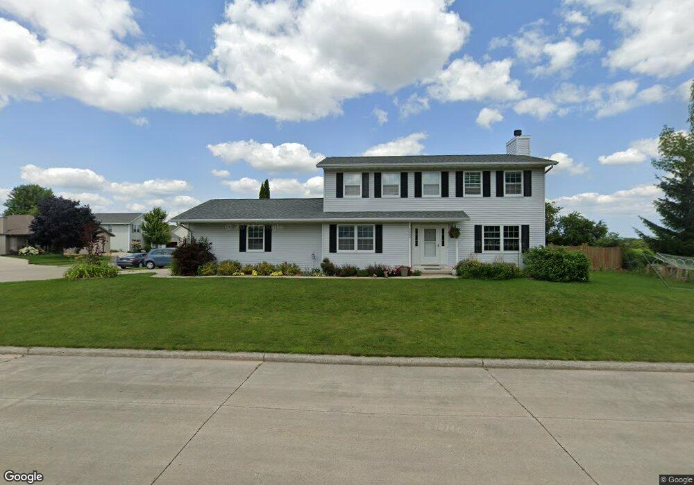 4562 Fawn Ct, Manitowoc, WI 54220 - photo 1