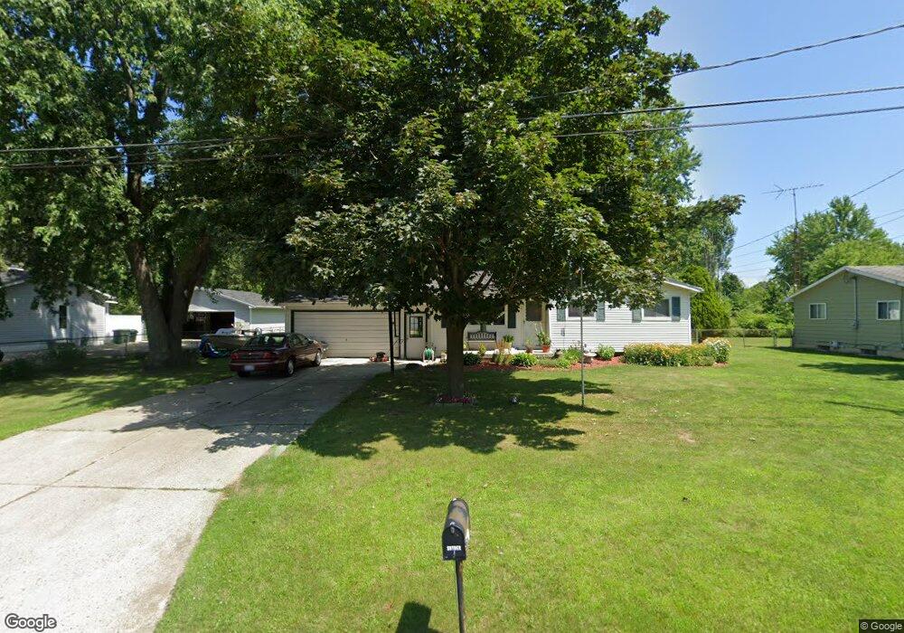 1447 Dorellen Ave, Flint, MI 48532 - photo 1