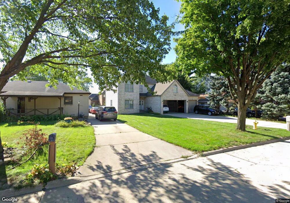 562 N Howard Ave, Elmhurst, IL 60126 - photo 1