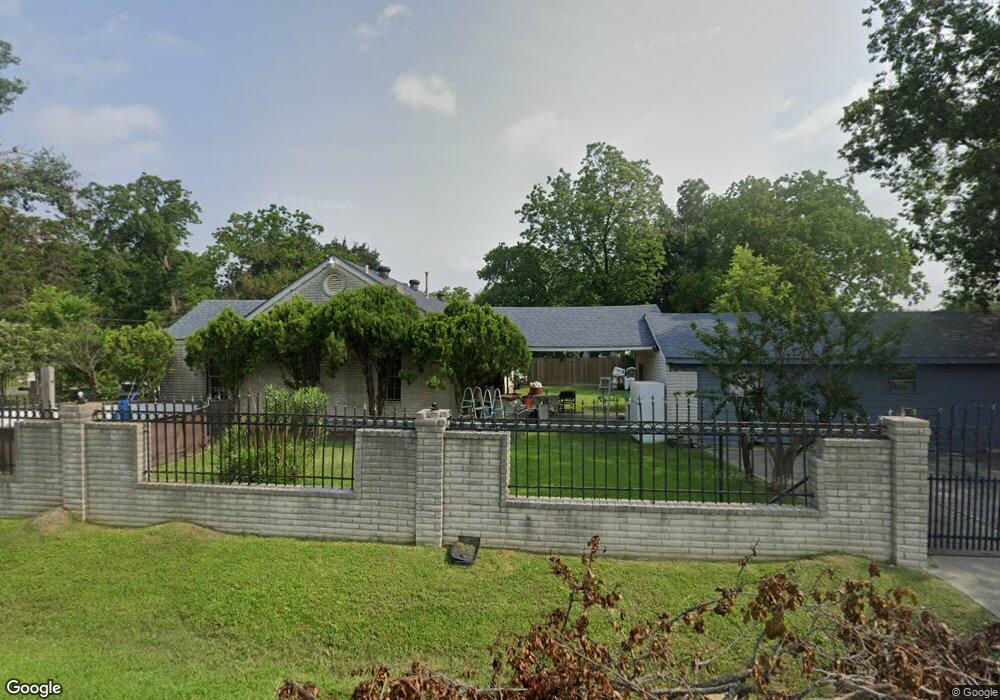5302 Barrett St, Houston, TX 77022 - photo 1