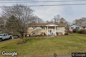 108 1/2 Cedarwood Dr, Wilkes Barre, PA 18702