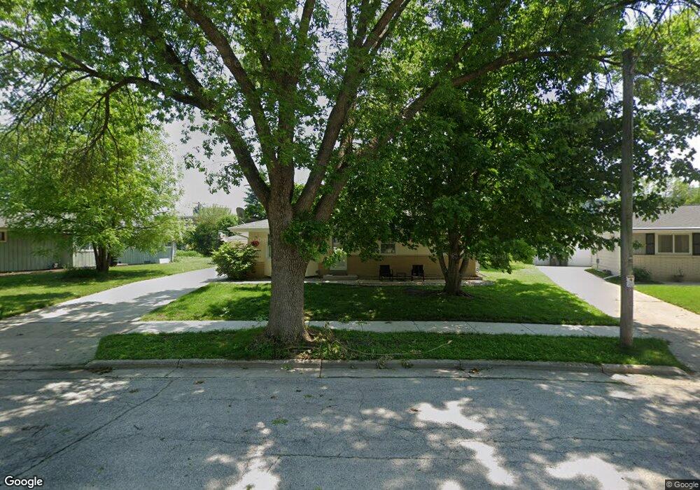 1821 Dewitt Ct, Waukesha, WI 53186 - photo 1