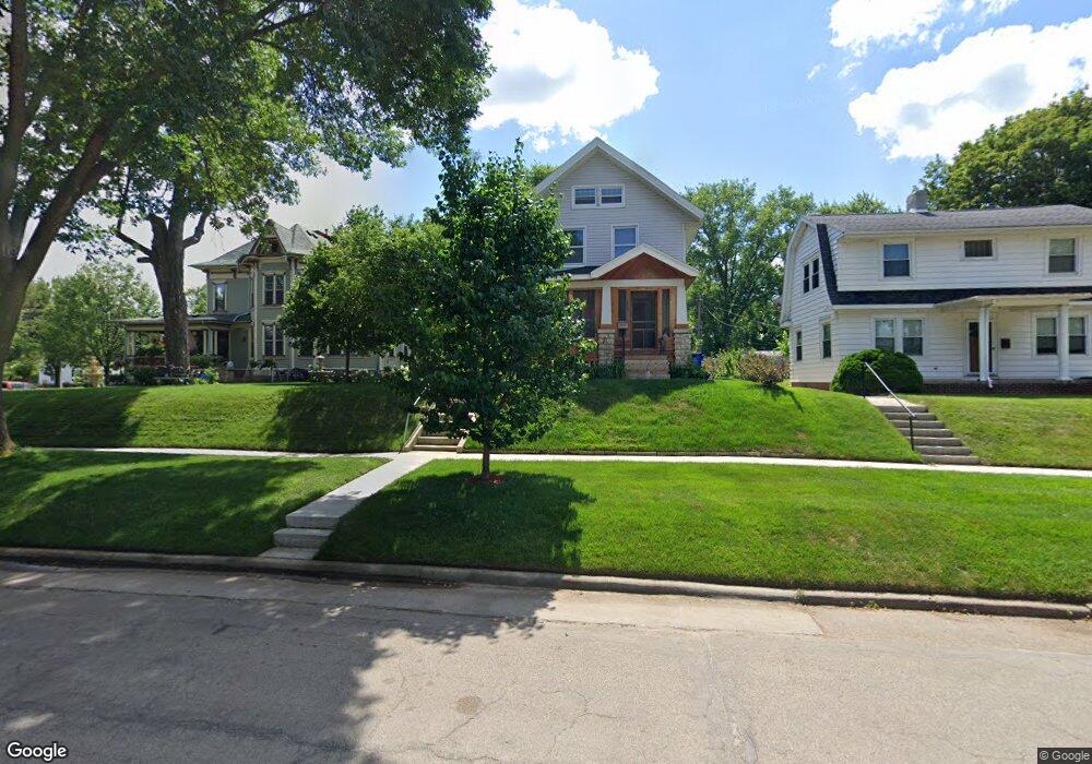 112 12th St NW, Cedar Rapids, IA 52405 - photo 1