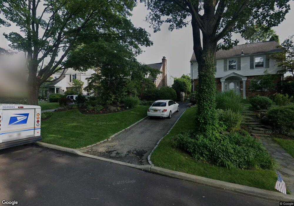 30 Upland Rd unit 356, Great Neck, NY 11020 - photo 1