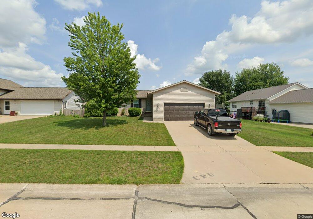 424 Crestview Dr, Center Point, IA 52213 - photo 1