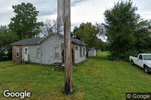 242 Buchanan St, Carthage, IL 62321
