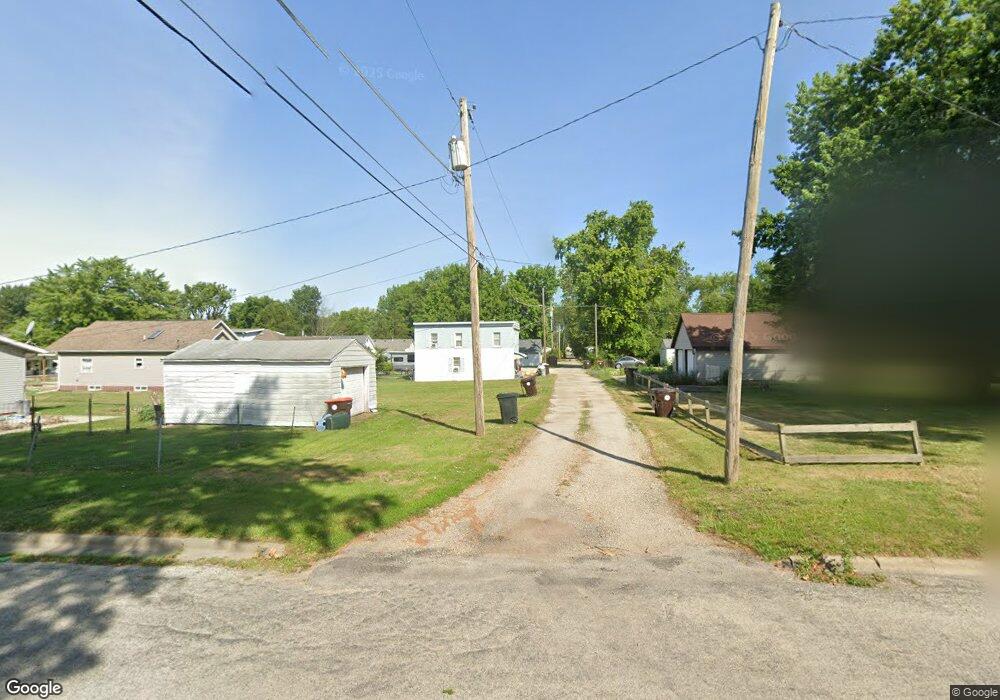 420 Williamette Ave, Lincoln, IL 62656 - photo 1